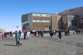 Сотрудники Аппарата Губернатора и Правительства Чукотки приняли участие в субботнике