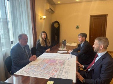 Перспективы строительства на Чукотке атомной станции малой мощности на базе установки «Шельф-М» обсудил Губернатор Владислав Кузнецов с представителями Росатома 