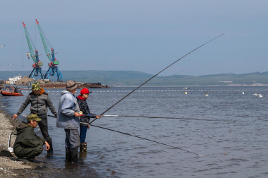 Губернатор Чукотки Роман Копин поручил сформировать доступные и удобные для населения рыболовные участки