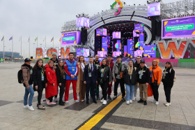 Владислав Кузнецов встретился с молодёжью Чукотки на всемирном фестивале в Сочи 