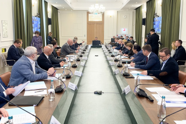 Юрий Трутнев отметил важность проведения дноуглубительных работ в порту Певек