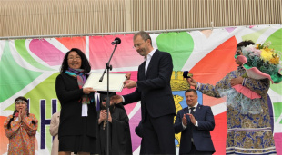 Губернатор Роман Копин наградил жителей Чукотки за добросовестный труд на благо региона