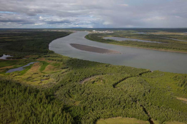 В Чукотском АО авиапожарные тушат первый в 2022 году природный пожар