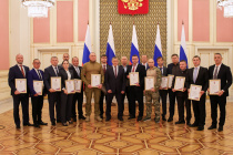 Юрий Трутнев наградил представителей боевых искусств за вклад в оказании гуманитарной помощи отряду «СОЮЗ» РСБИ