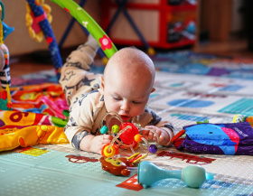 Нацпроекты Президента России меняют жизнь в Арктике: Чукотка в лидерах общероссийского рейтинга по общему коэффициенту рождаемости