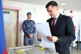 Первый заместитель Губернатора Павел Каргаполов принял участие в голосовании в первый день выборов