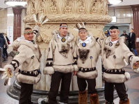 Традиционные песни и танцы чукчей и эскимосов увидели пассажиры московского метро